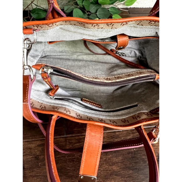 Dooney & Bourke vintage signature handbag - Picture 9 of 10